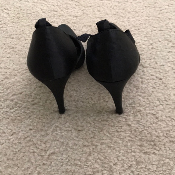 Heels - Picture 3 of 4